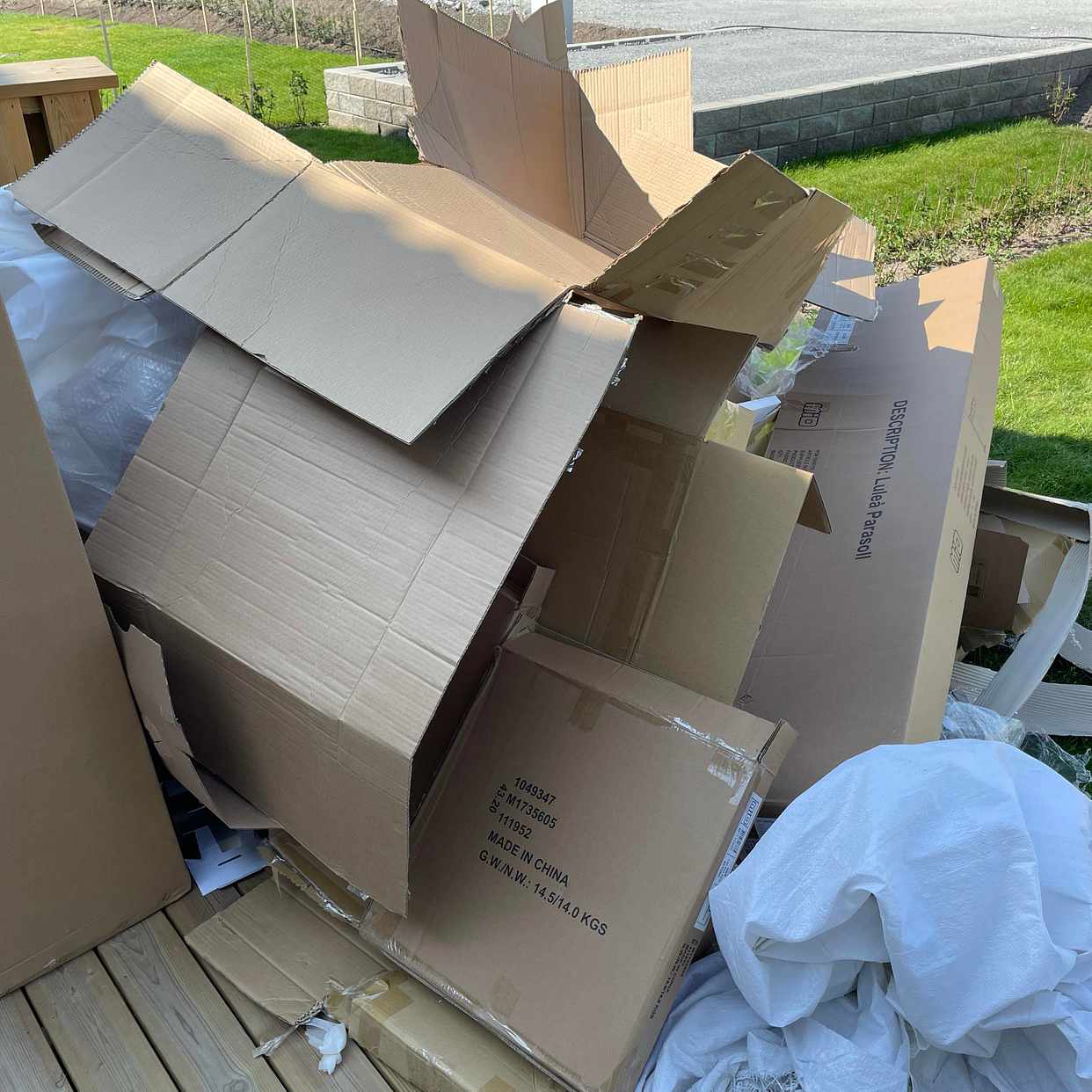 image of Kartonger och lite plast - Märsta
