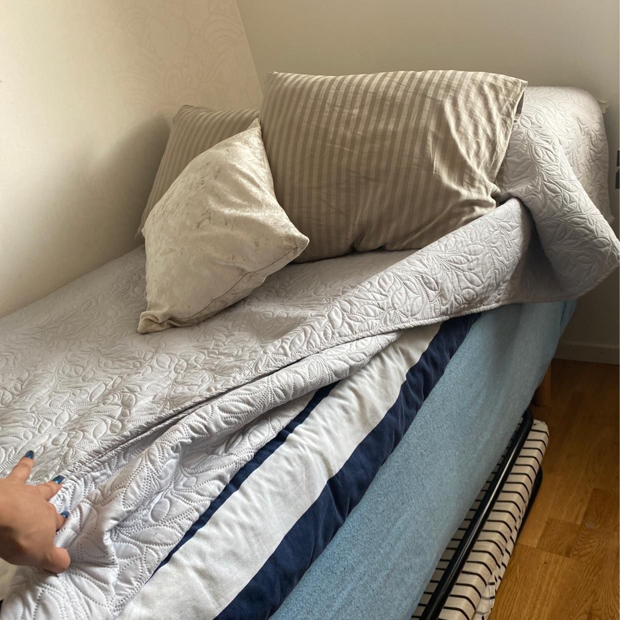 image of Säng 90cm - Hägersten