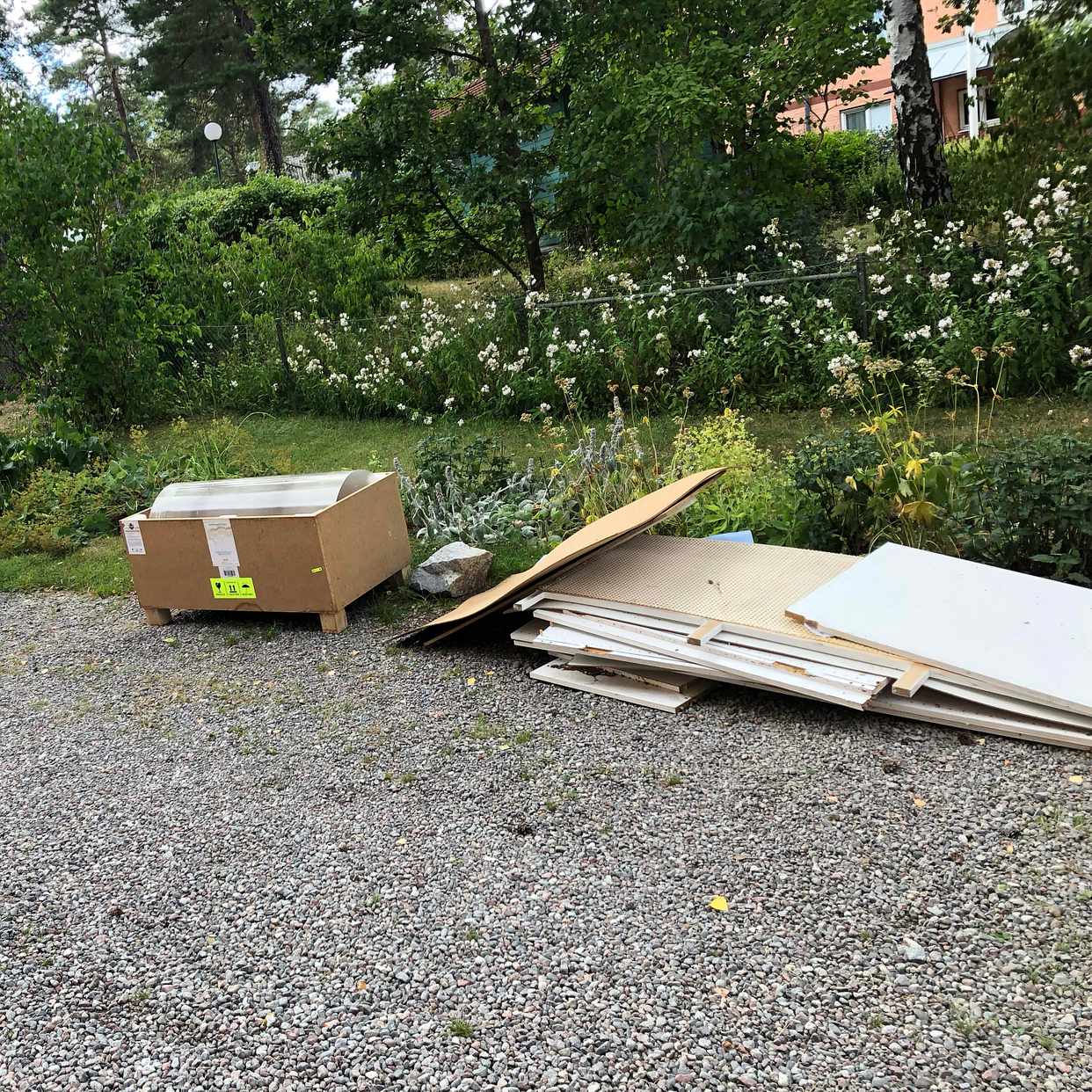 image of Trä,plast,damm - Bromma