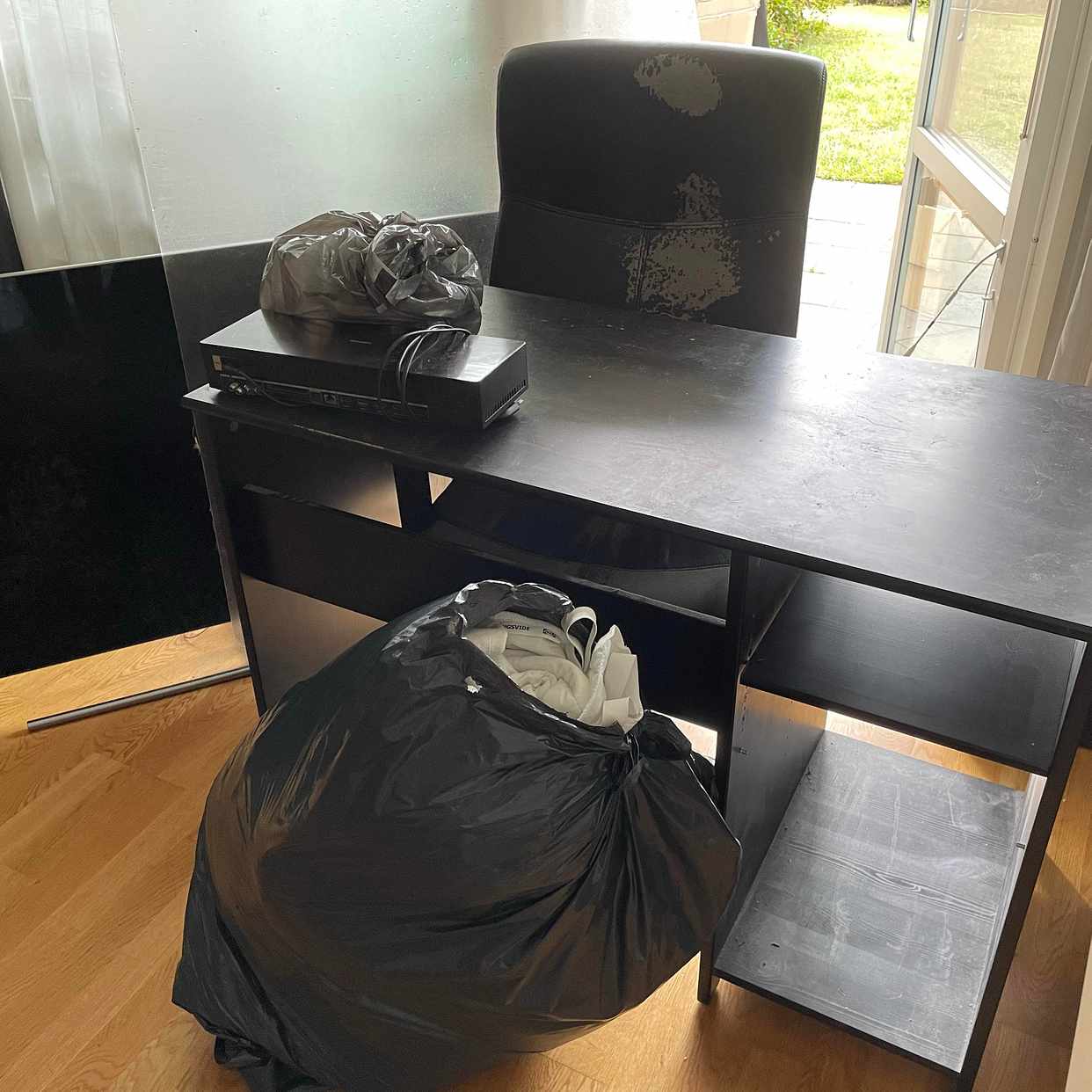 image of Slänga möbler, tv - Farsta