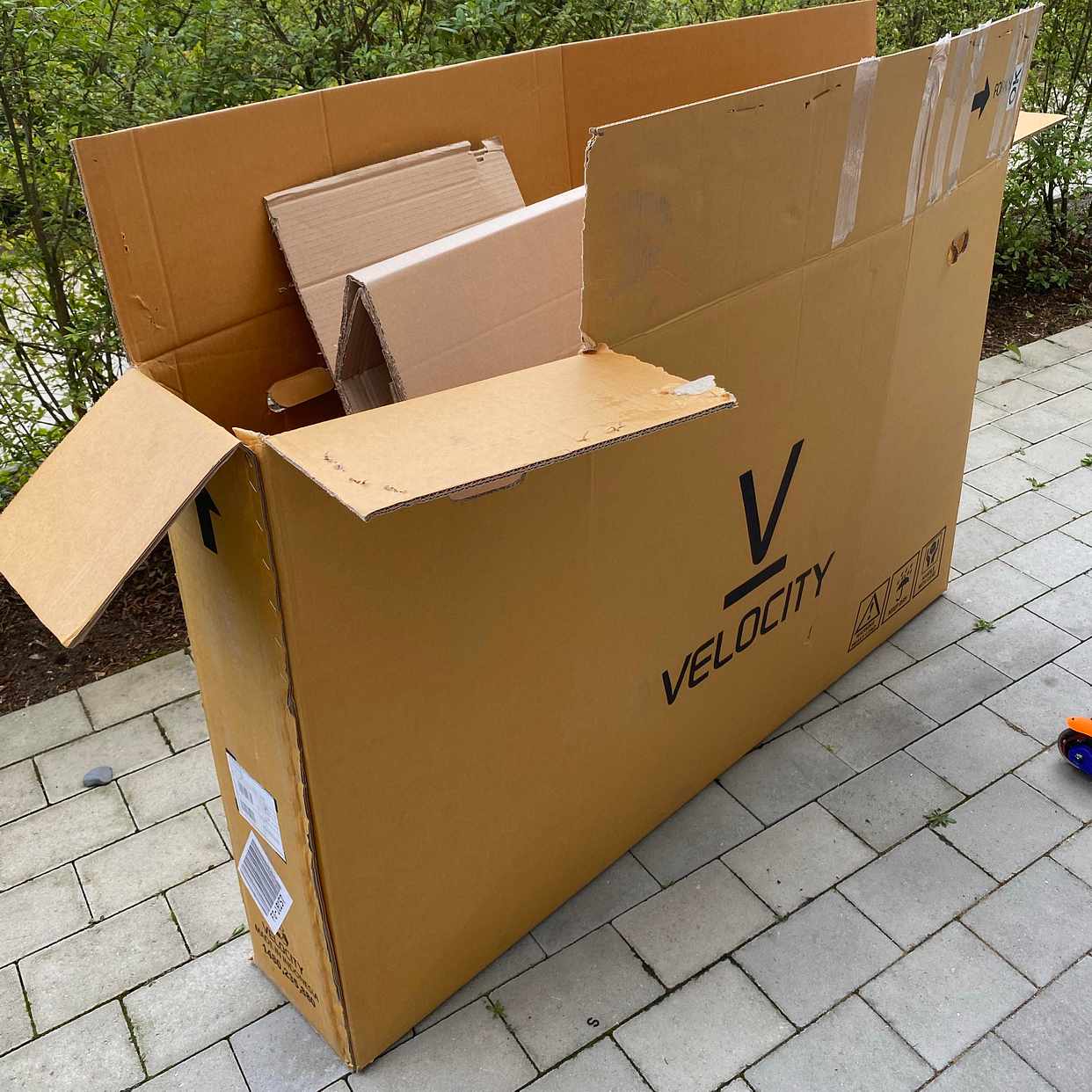 image of Cardboard Box & Stand - Bromma