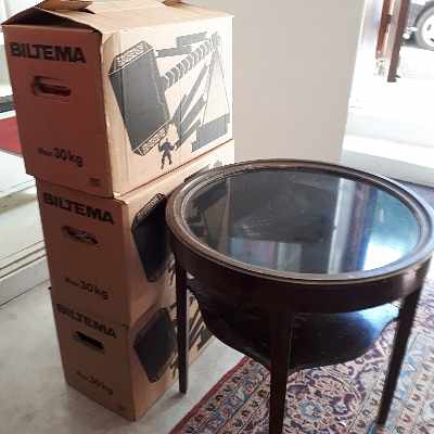 image of Bord och kartonger  - 