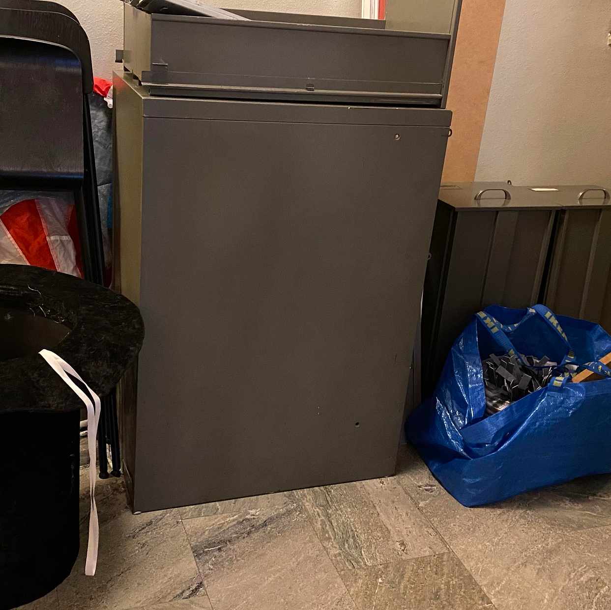 image of Ett arkivskåp med 3 lådor - Stockholm