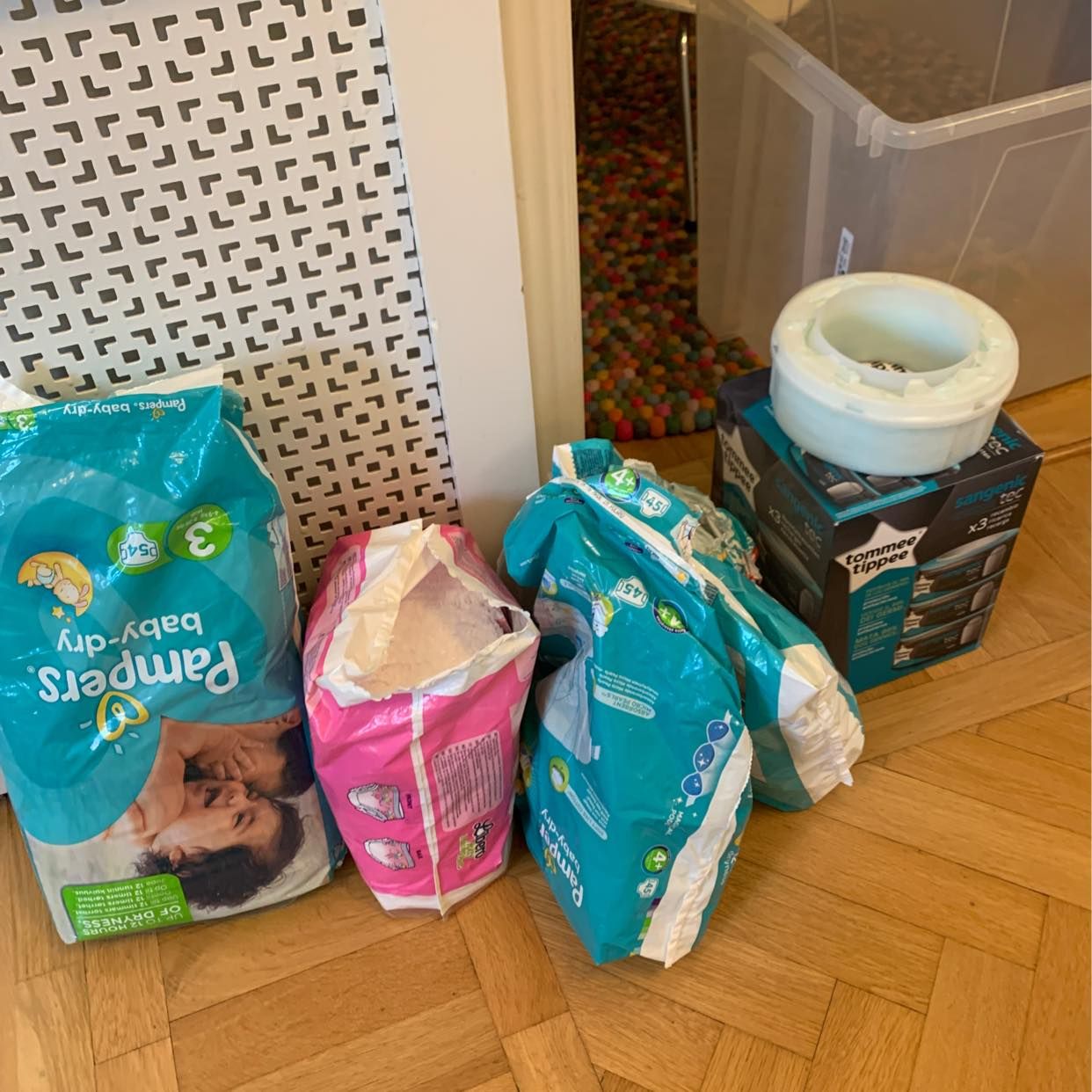 image of Tommee Tippee och blöjor - Bromma