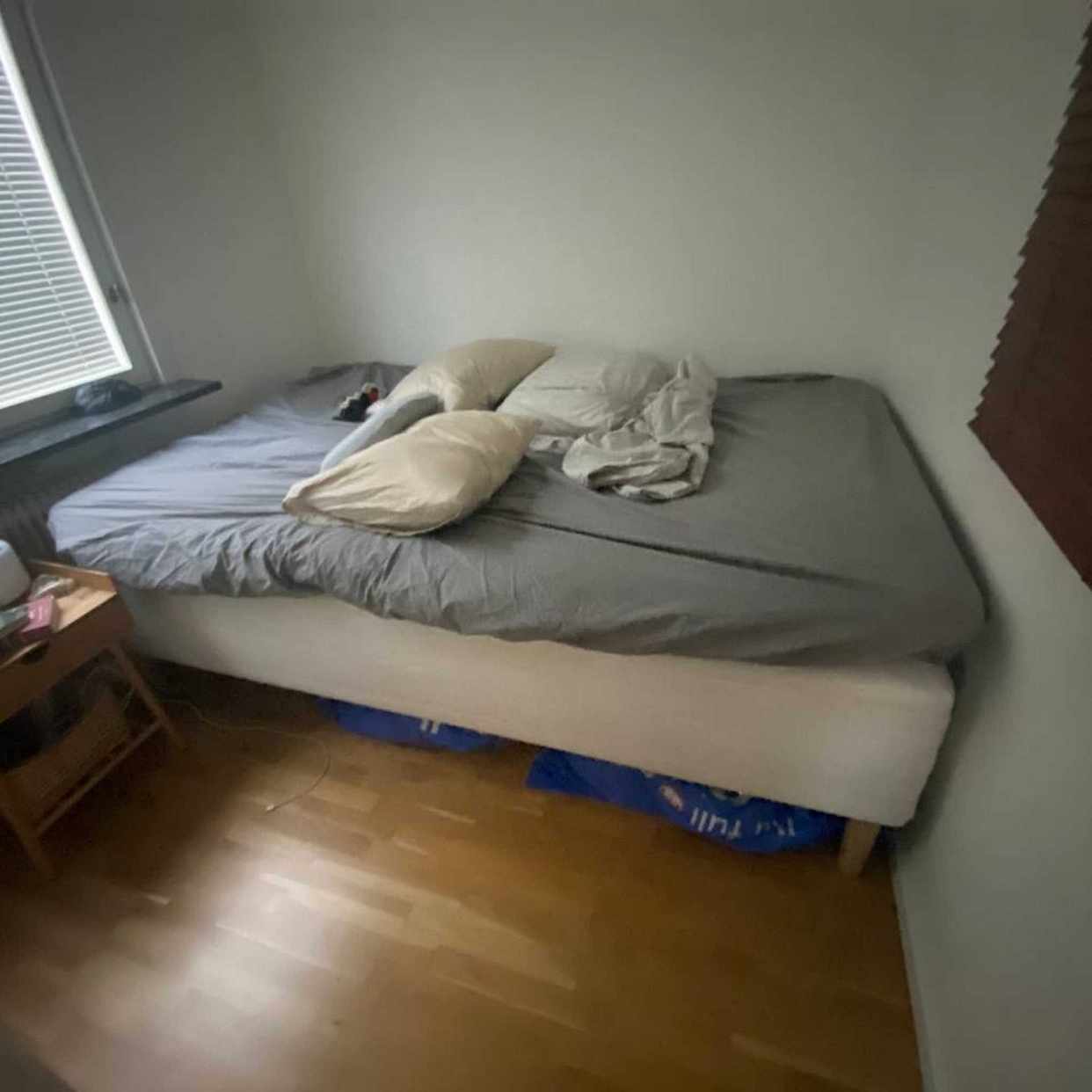 image of Säng bortskänkes - Stockholm