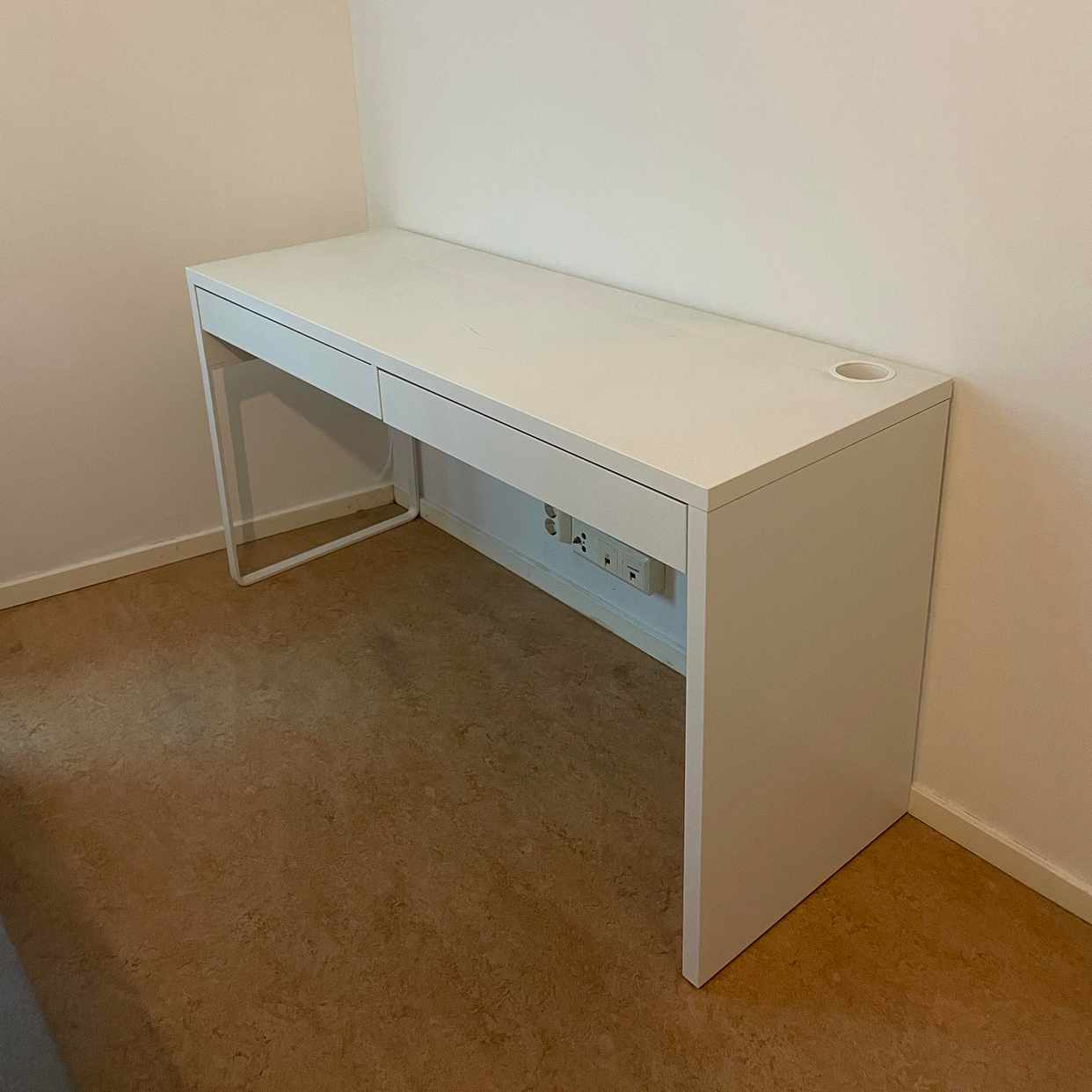 image of Säng + Skrivbord - Kista