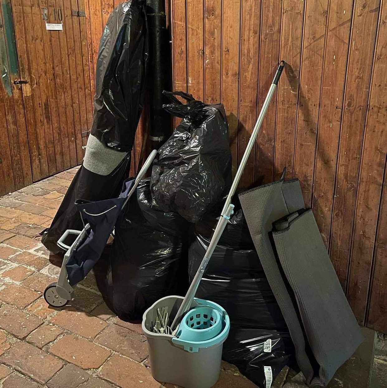 image of 22 säckar+2 mattor+väska - Stockholm