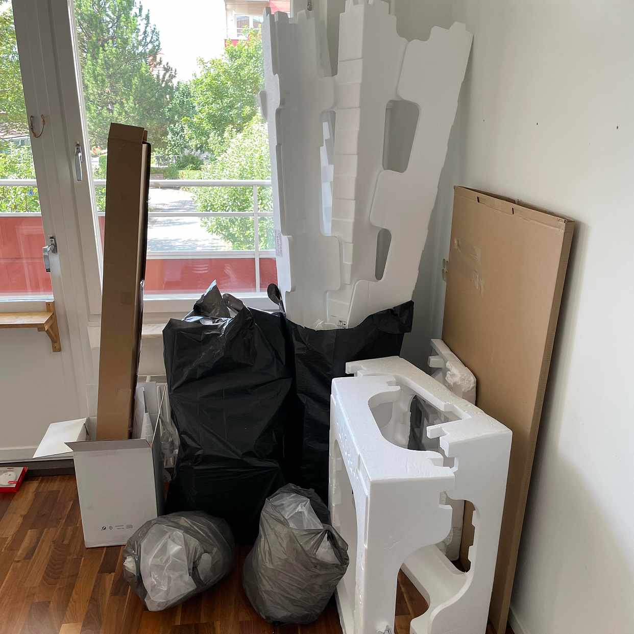 image of wood, styrofoam, paper - Nacka