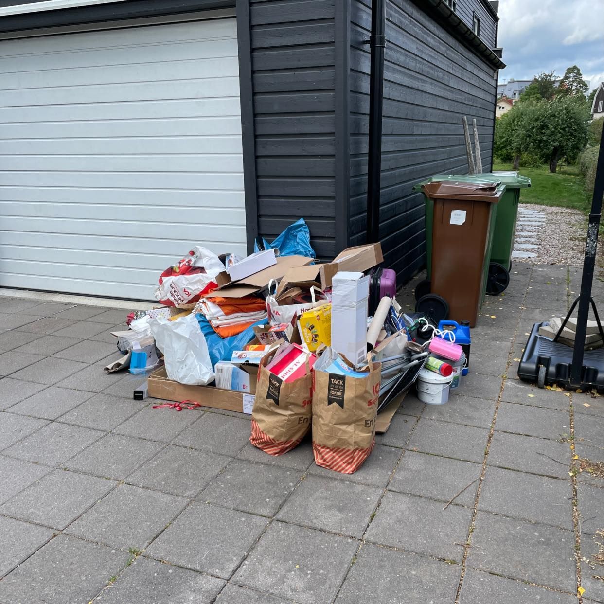 image of Papp metall plast - Sollentuna