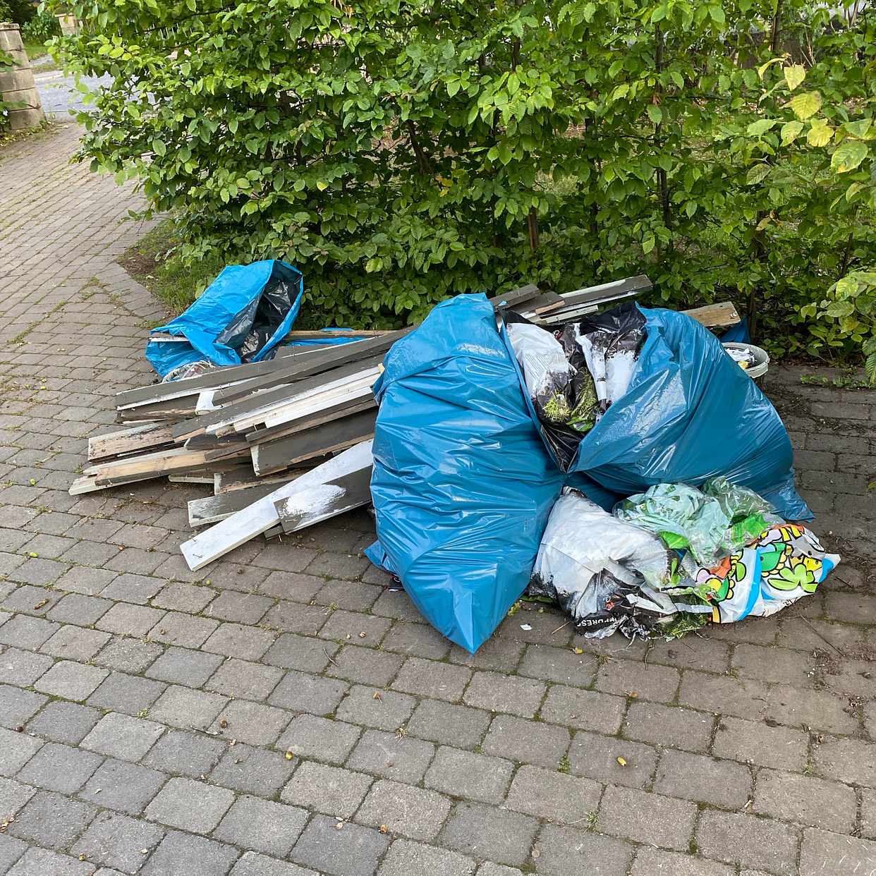 image of Blandat till tippen - Älvsjö