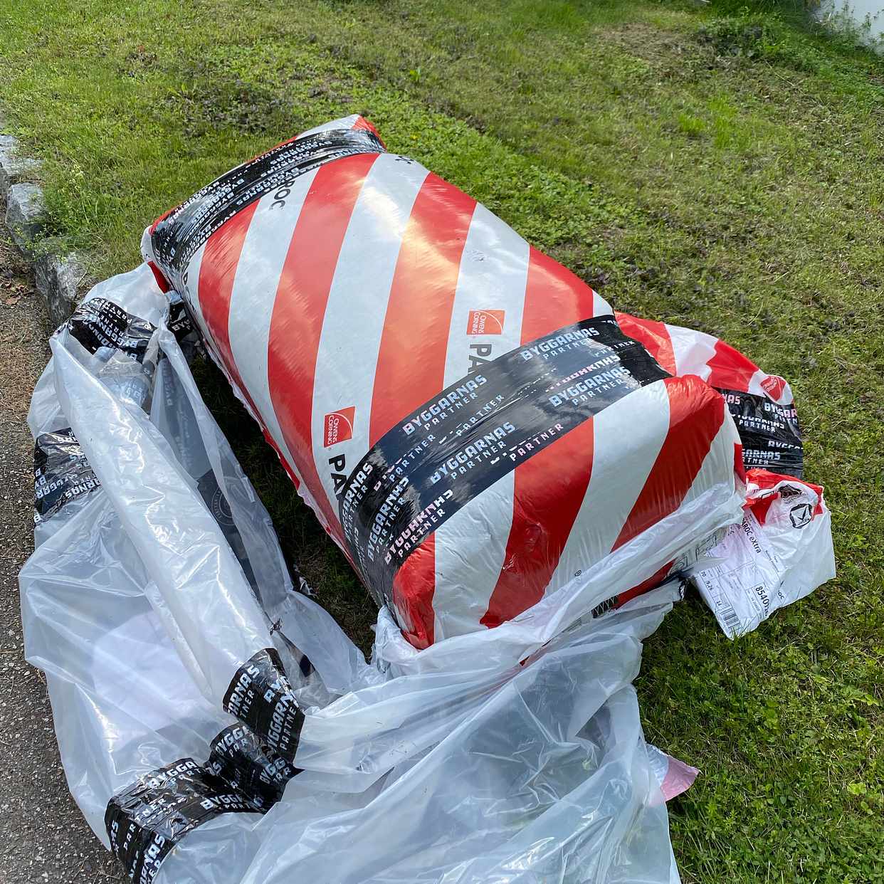 image of Ett hwlt paket isoleri - Bromma