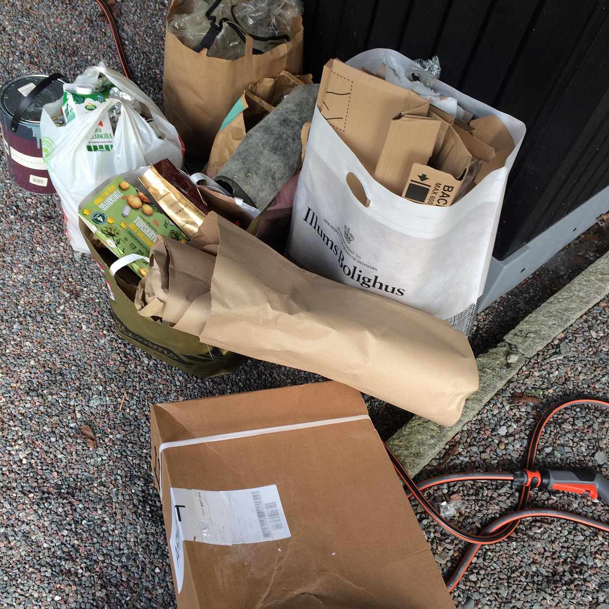 image of Remove and recycle waste - Bromma