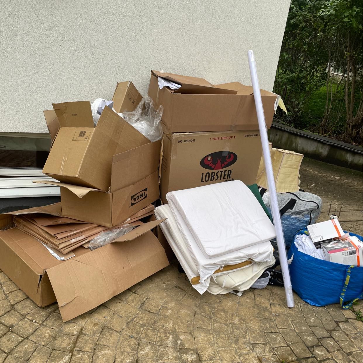 image of Kartonger, papper, madras - Solna
