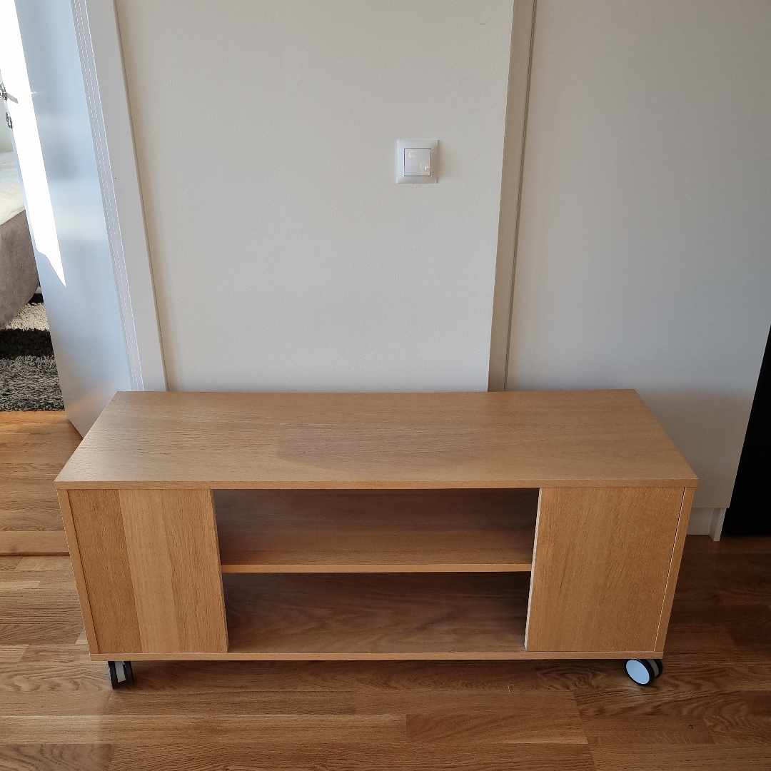 image of TV-bänk på hjul - Örebro