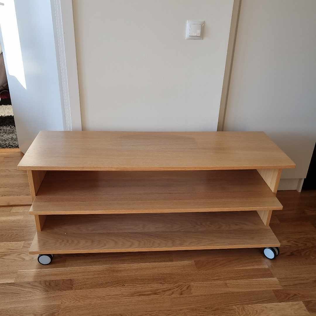 image of TV-bänk på hjul - Örebro