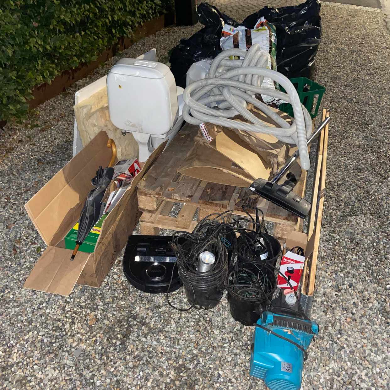 image of Diverse avfall enl bild - Djursholm