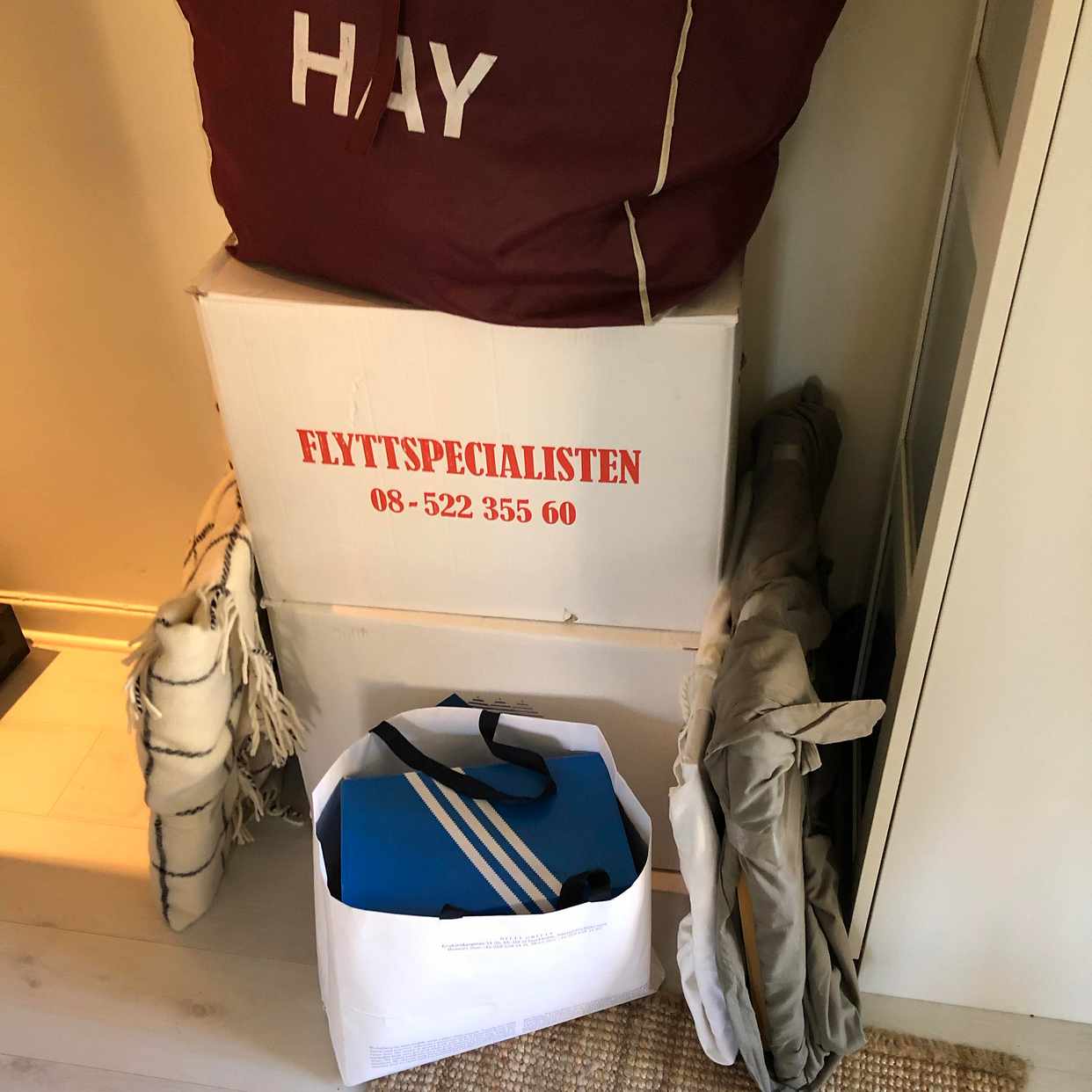 image of Kartonger påsar tavlor - 