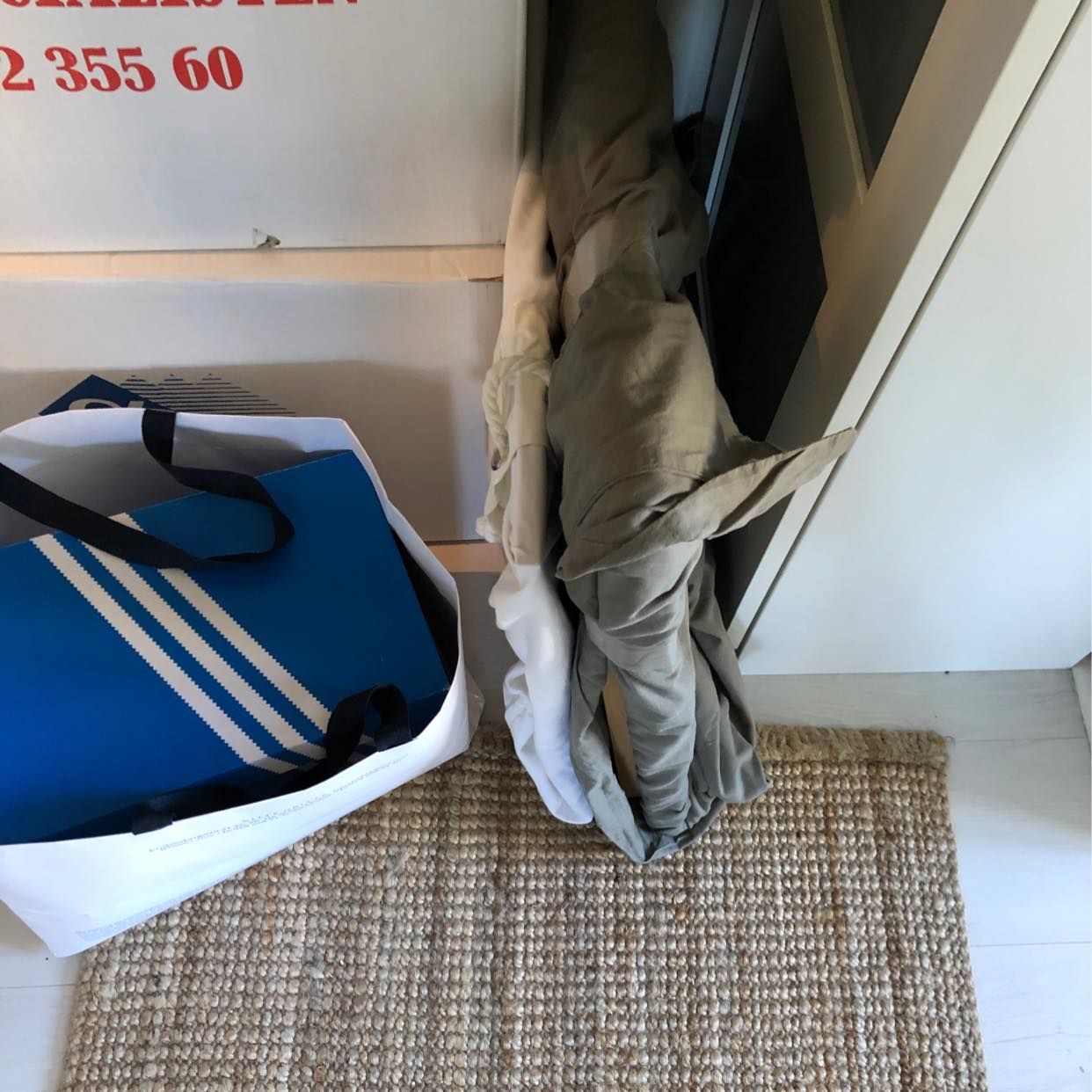 image of Kartonger påsar tavlor - 