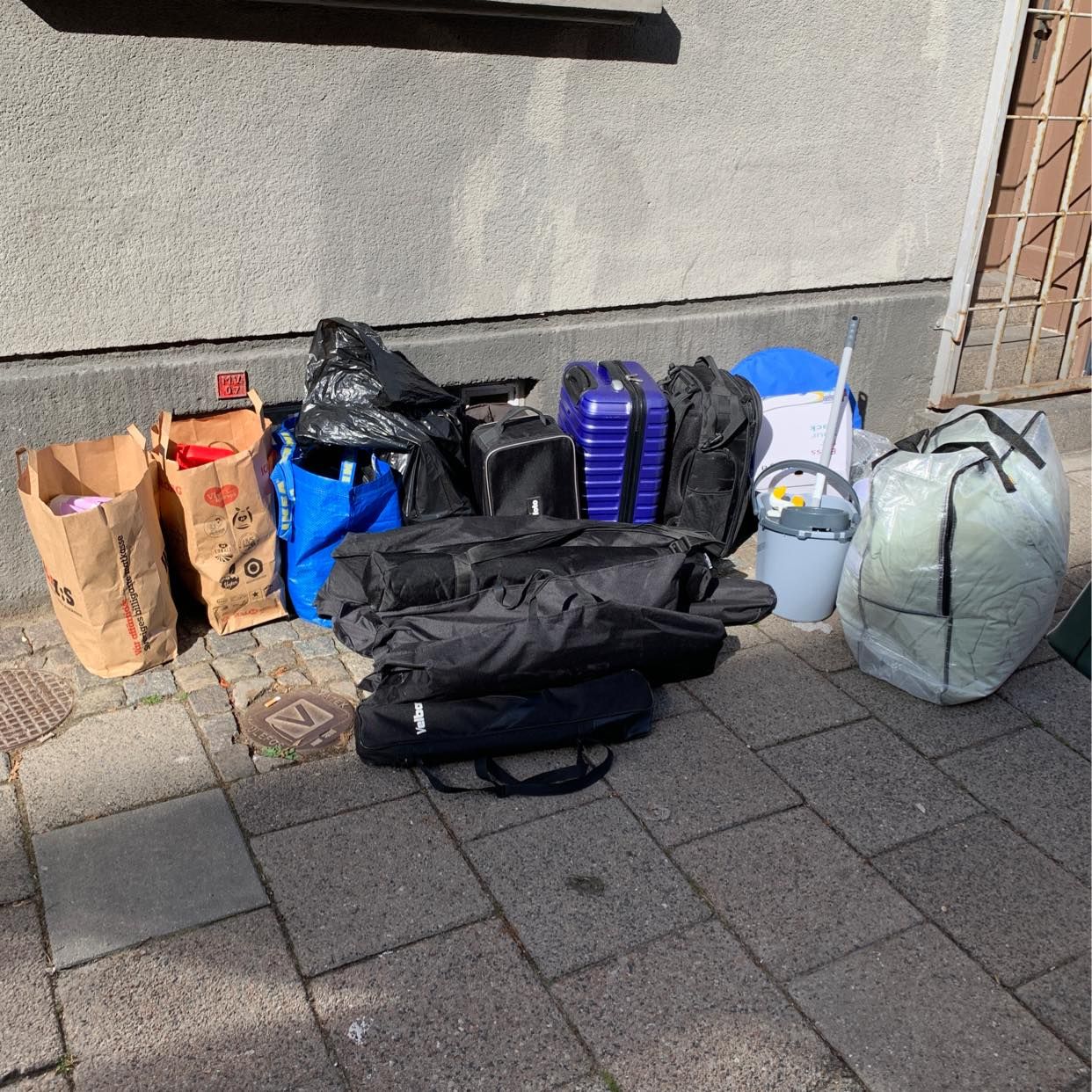 image of Flytta väskor o prylar - 
