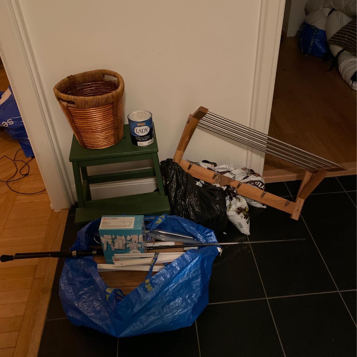image of Klädhängare, IKEA-pall… - Stockholm
