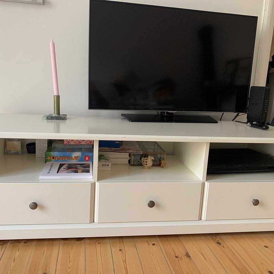image of Tv-bänk bra skick skänkes - Stockholm