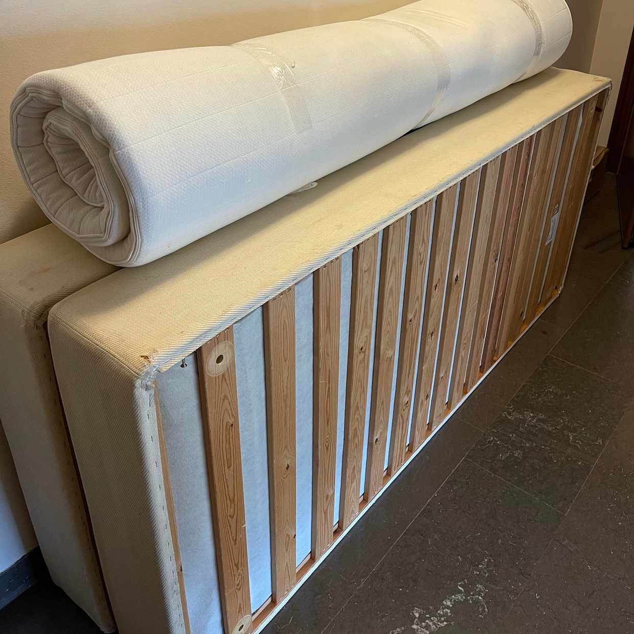 image of Dux bed 180x200 - Stockholms Stad