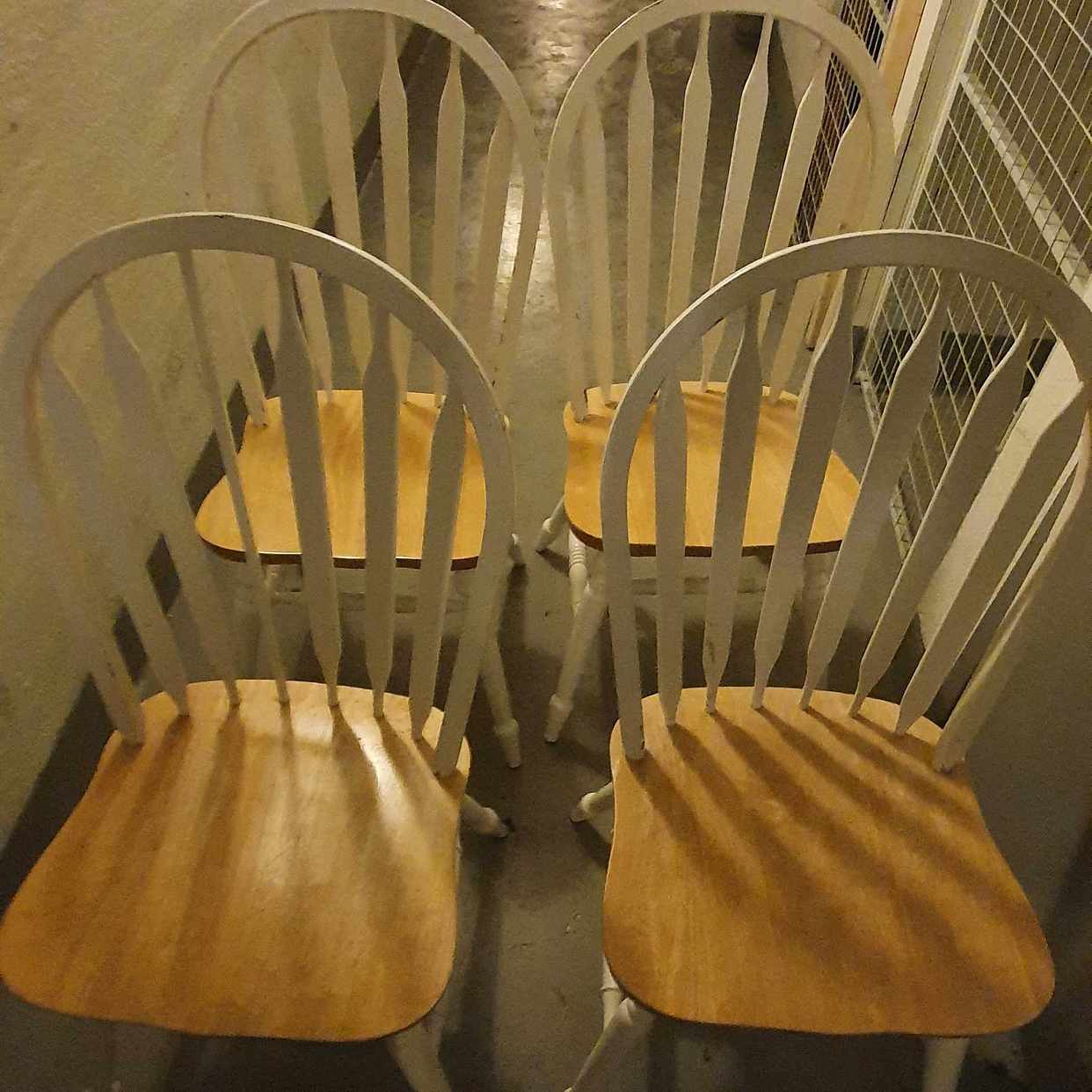 image of Fina stolar/skänkes - Skillingaryd
