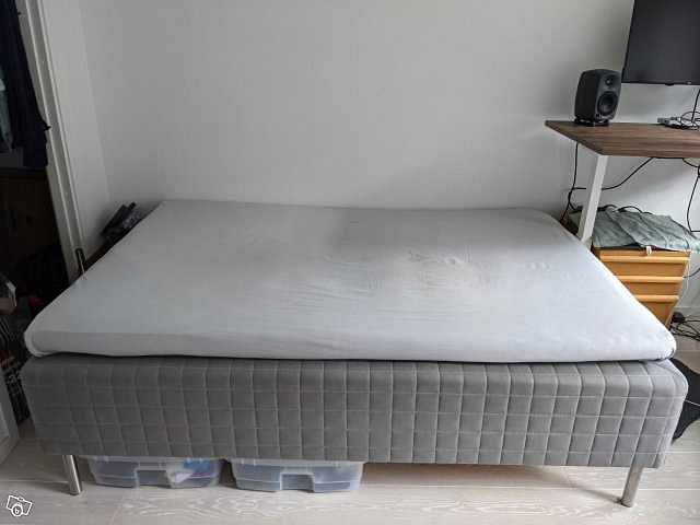 image of IKEA Skotterud säng 140x2 - 