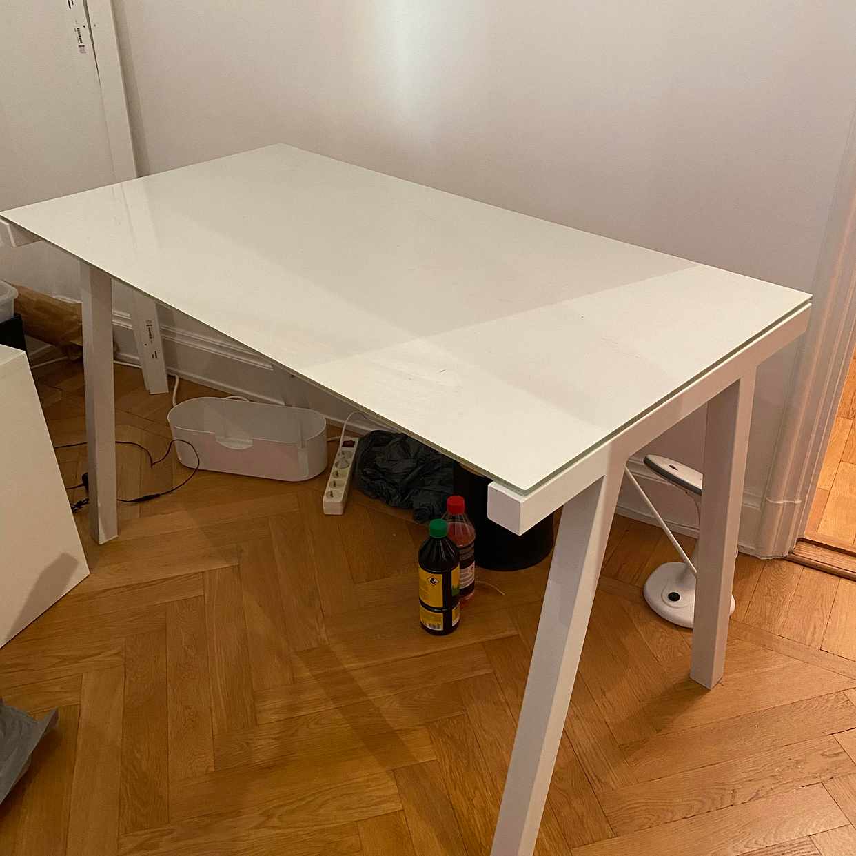 image of Skrivbord & stol - Stockholms Stad