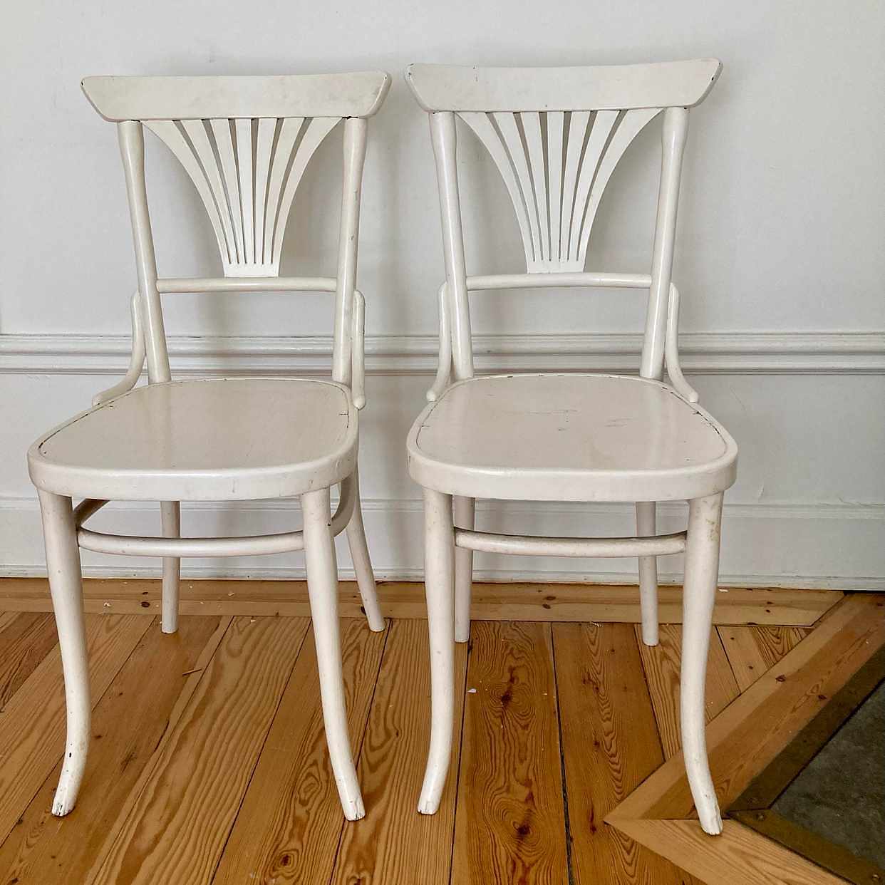 image of Skänkes stolar o byråer - 