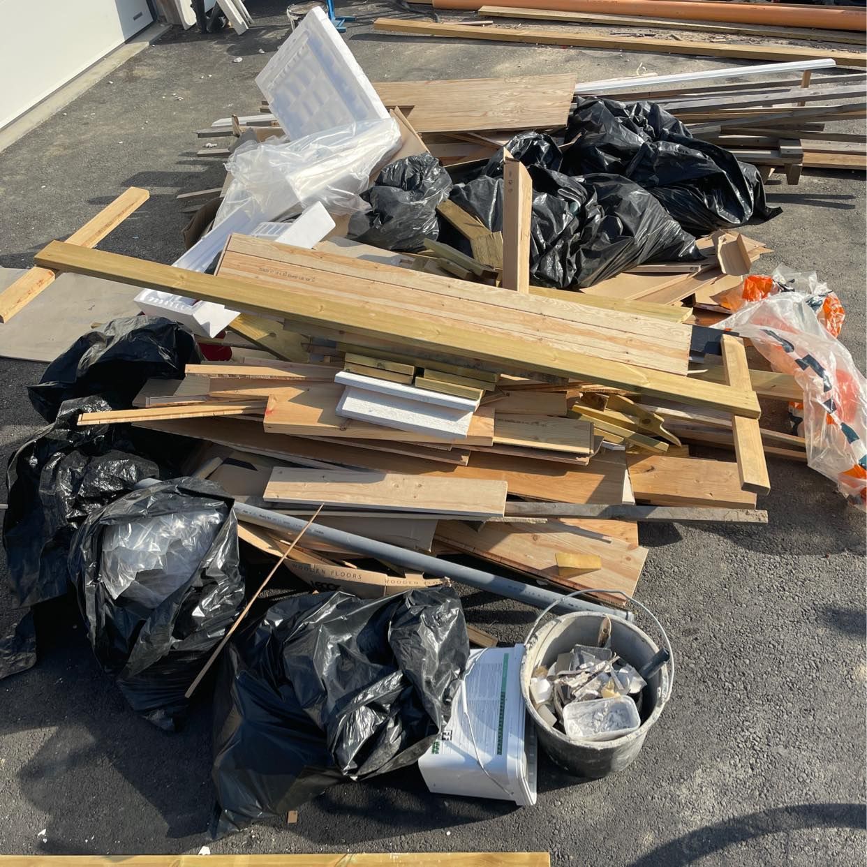 image of Byggmaterial från bygge - Upplands Väsby