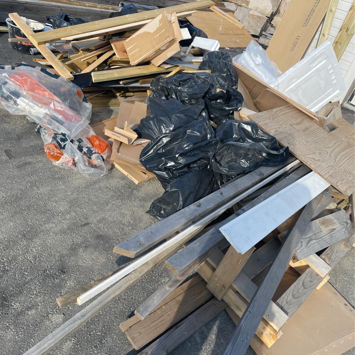 image of Byggmaterial från bygge - Upplands Väsby