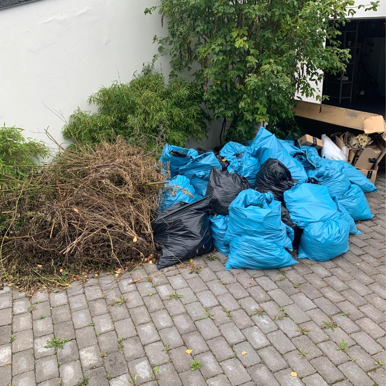 image of Removal of garden waste - Lidingö