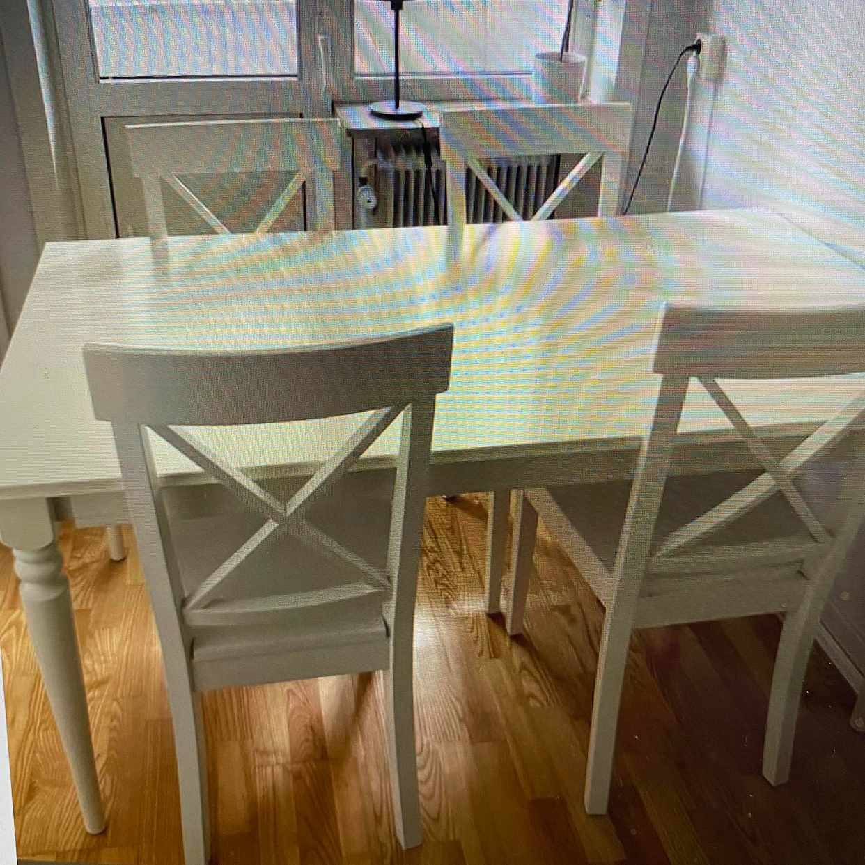 image of Hämta bord plus stolar - 