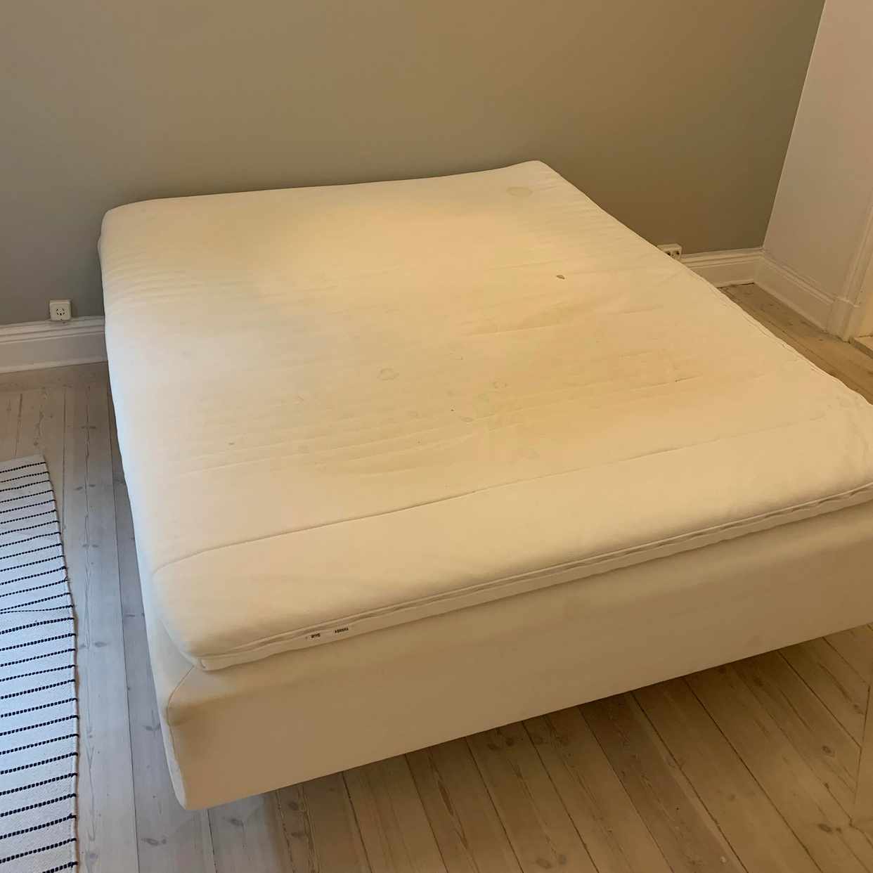 image of Upphämtning av 160cm säng - Stockholm