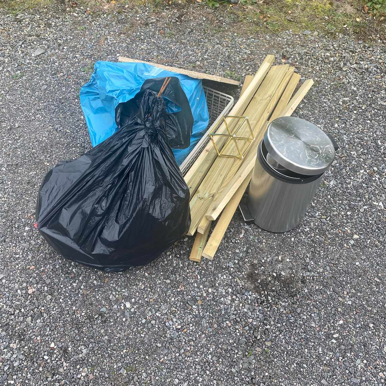 image of Skräp till återvinning - Handen