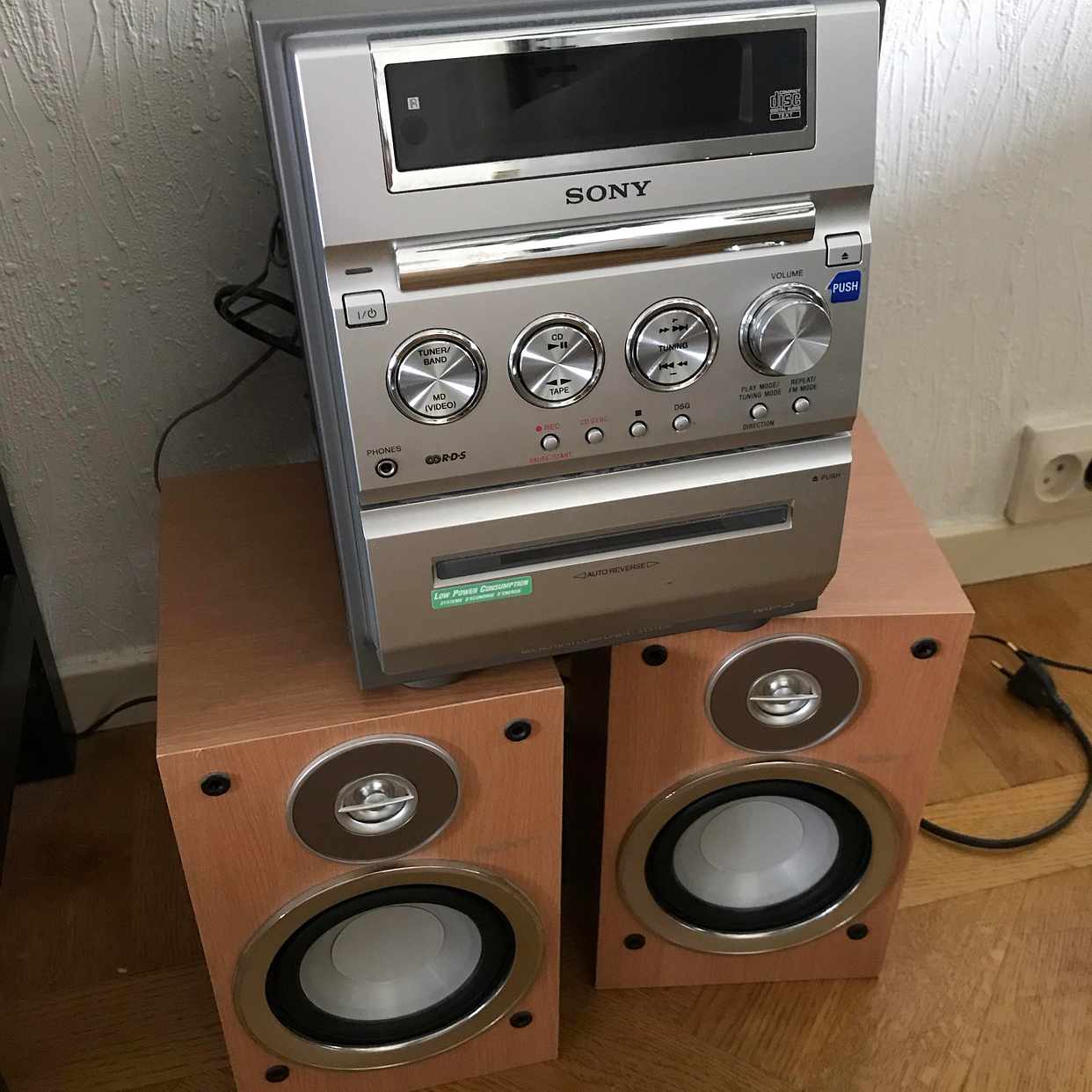 image of Stereo och två högtalare - Hisings Backa