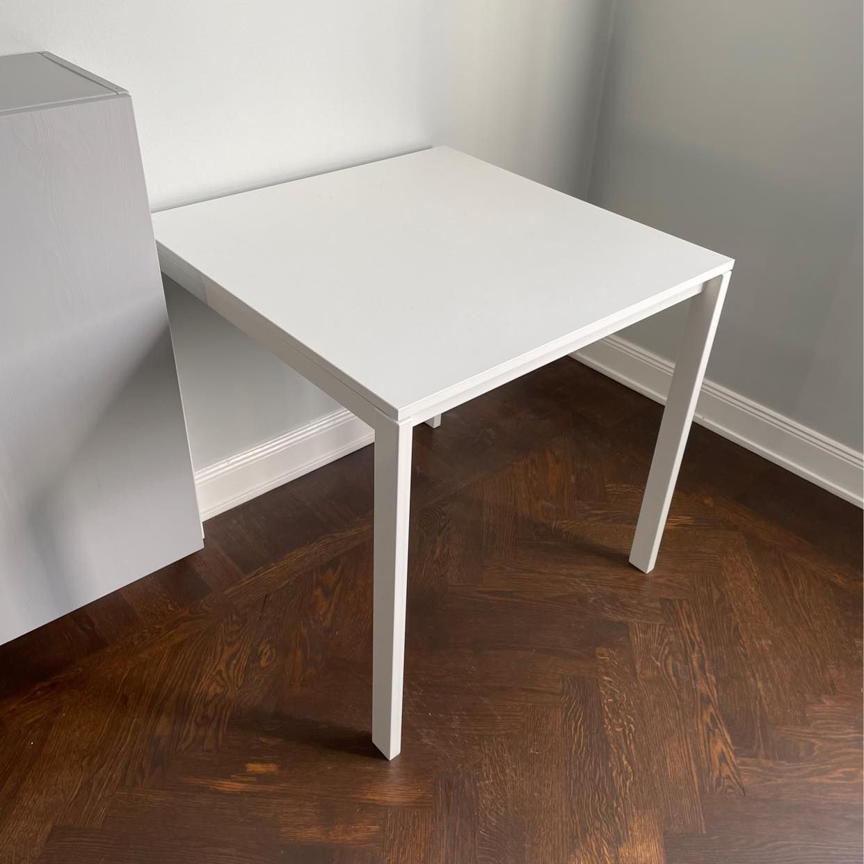 image of Ikea bord bortskänkes - Stockholms Stad