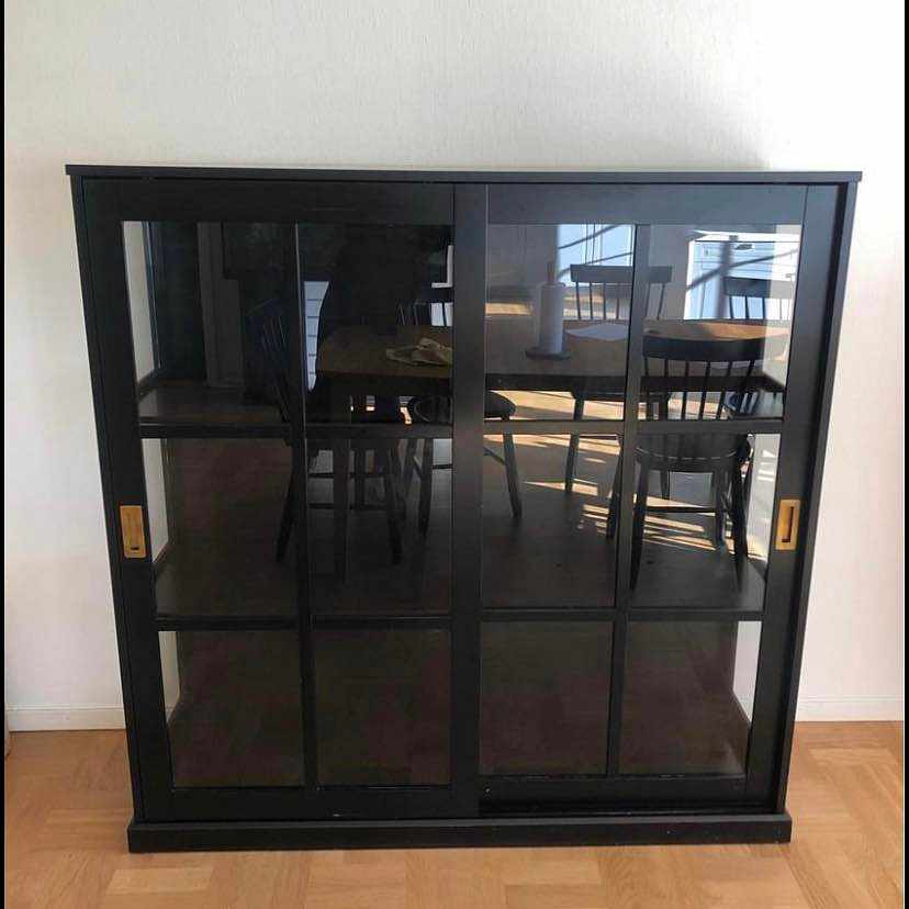 image of Hämta vetrinskåp med glas - 