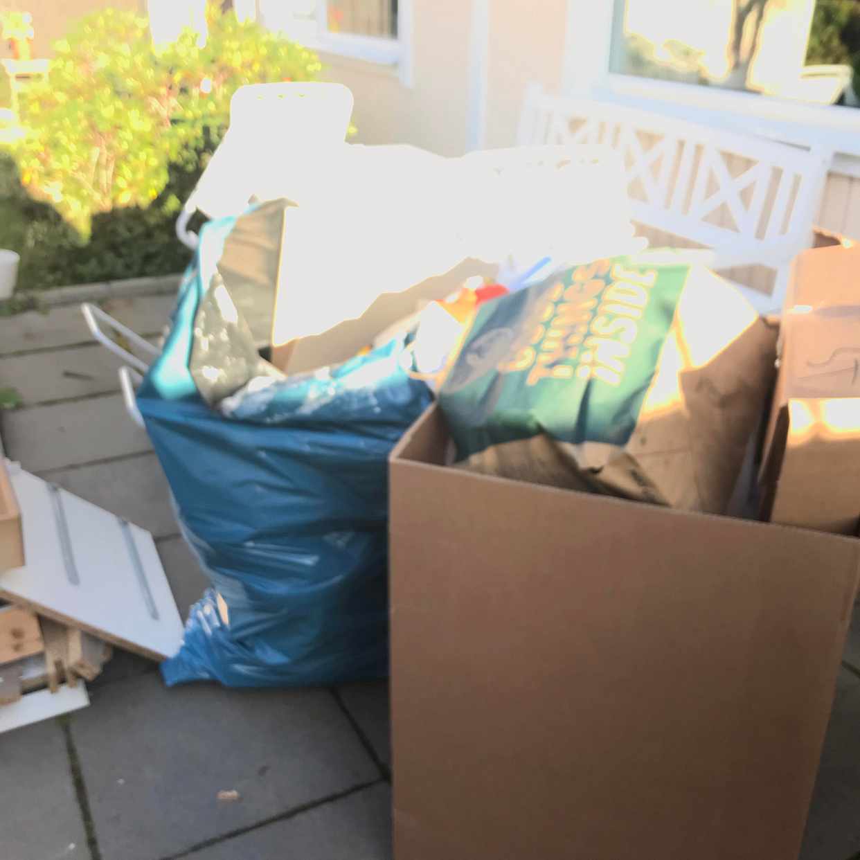 image of Hämta byggavfall och möbe - Älvsjö