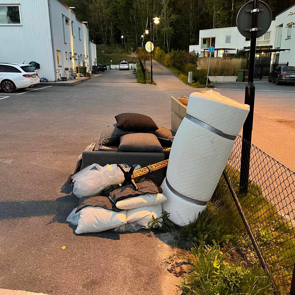 image of Bortforsling och återvinn - Huddinge