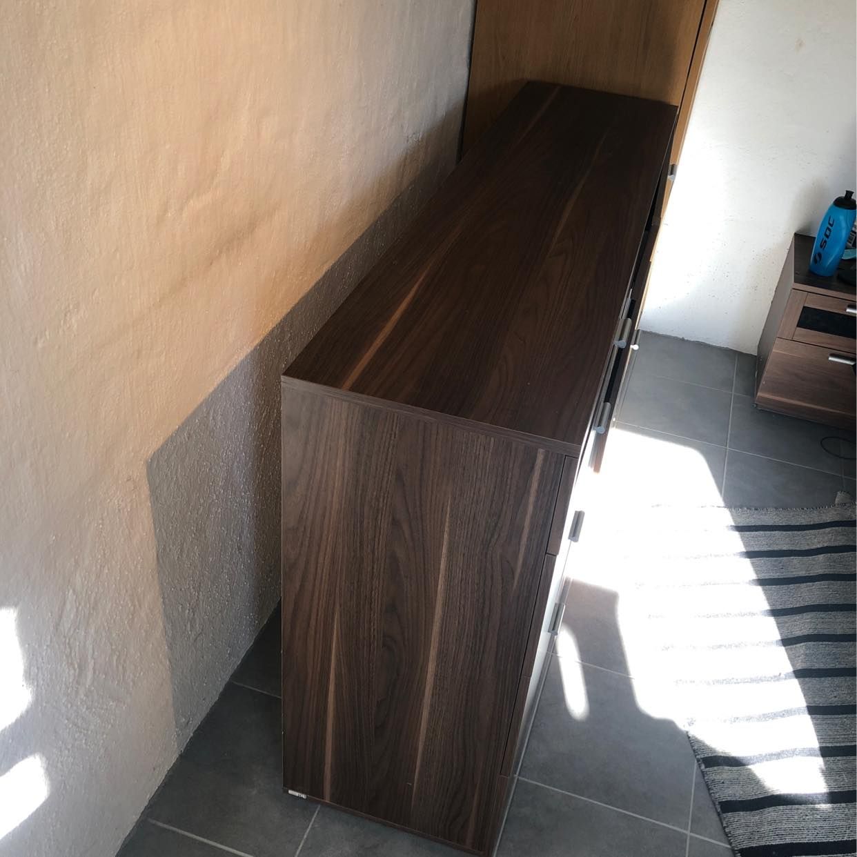 image of Byrå som ska slängas. - Uppsala