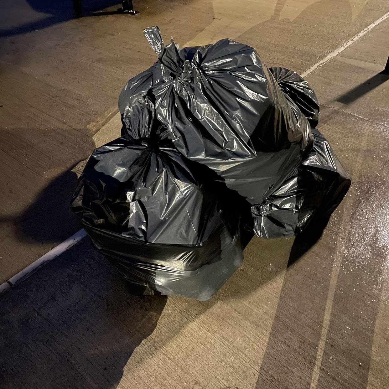 image of 3 påsar med skit - Saltsjö-Boo
