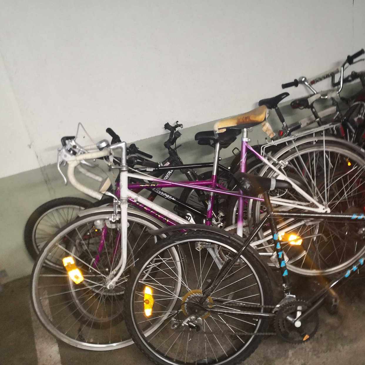 image of 35 bikes - not working - Kista