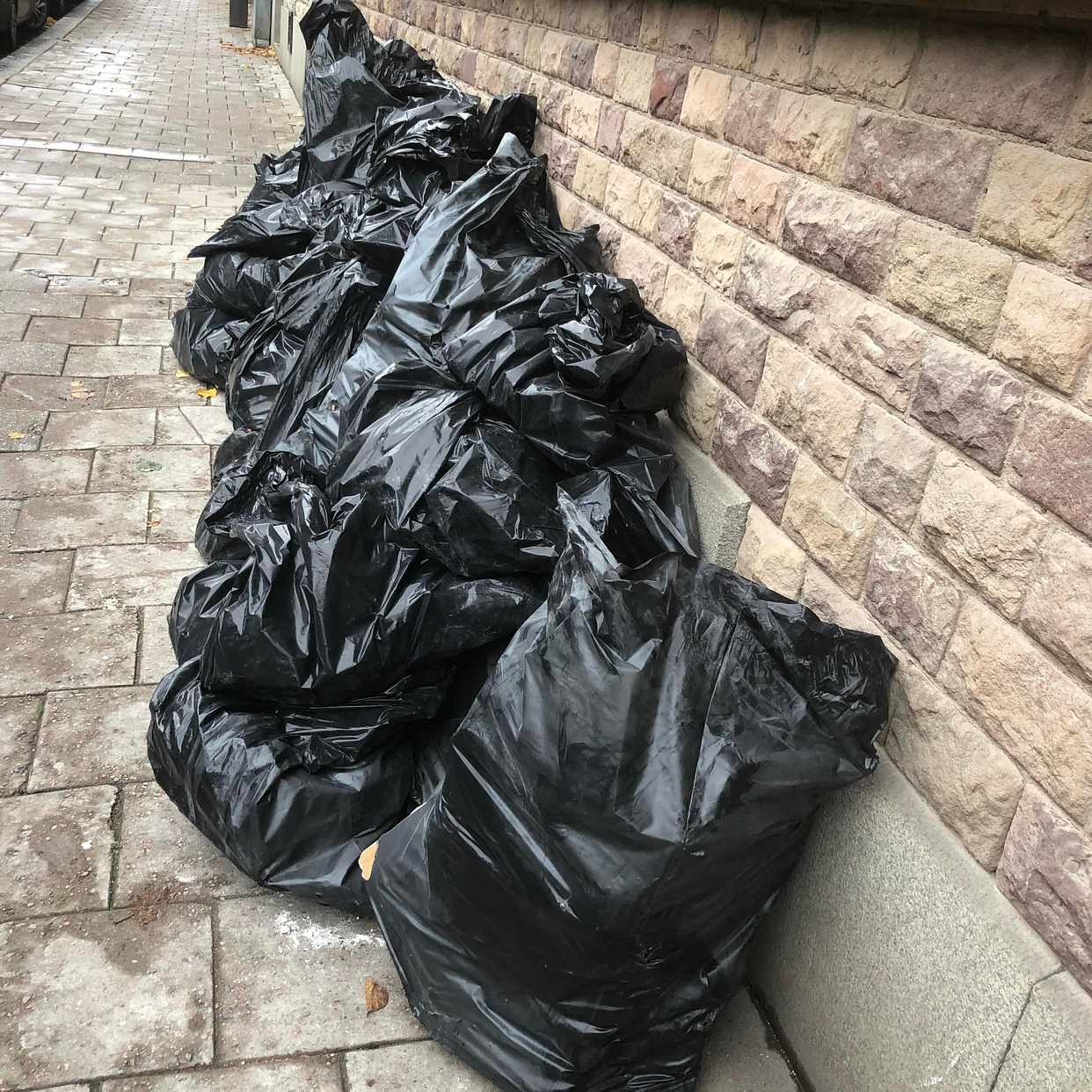 image of Kakel och liten gips. - Stockholm