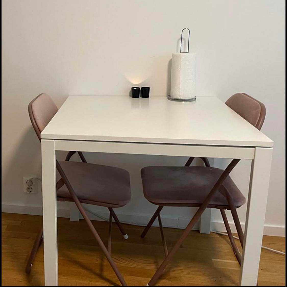 image of Litet bord + 2 klappstola - 