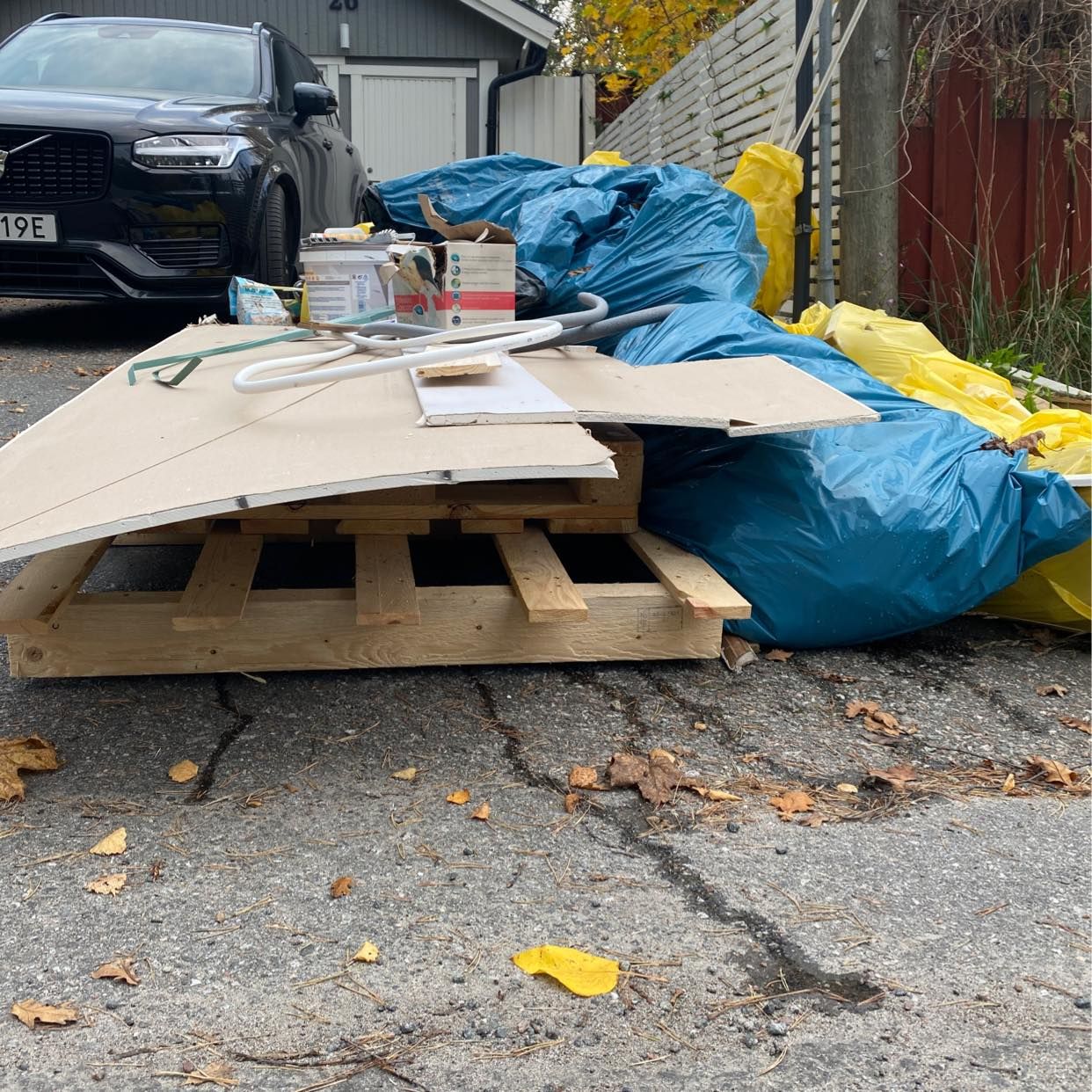 image of Skräp från renovering - Saltsjö-Boo