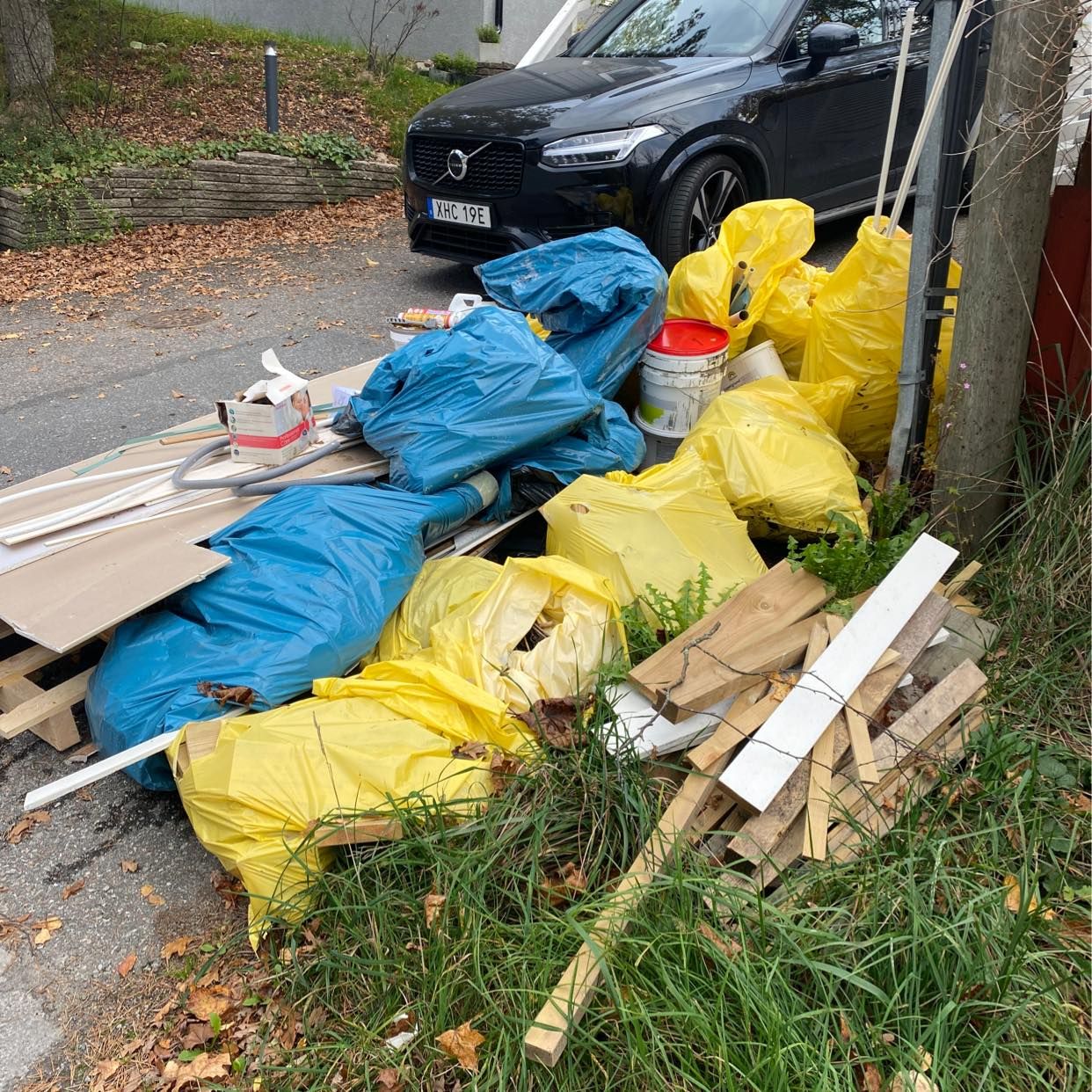 image of Skräp från renovering - Saltsjö-Boo