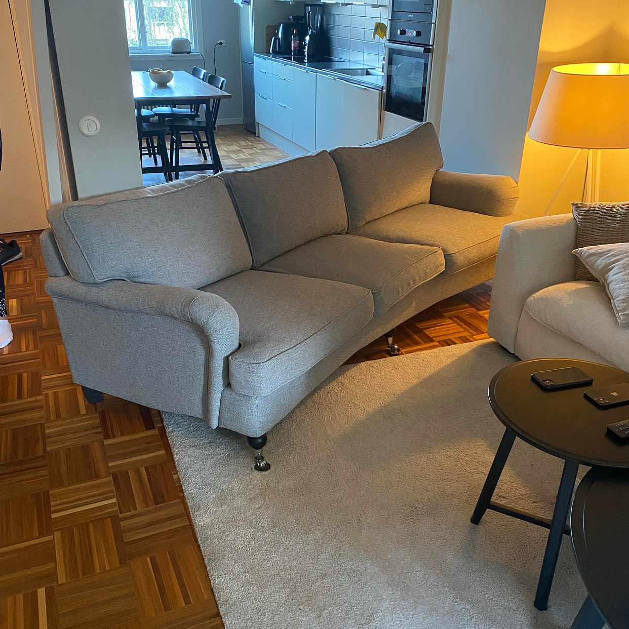 image of Hemleverans av soffa - 