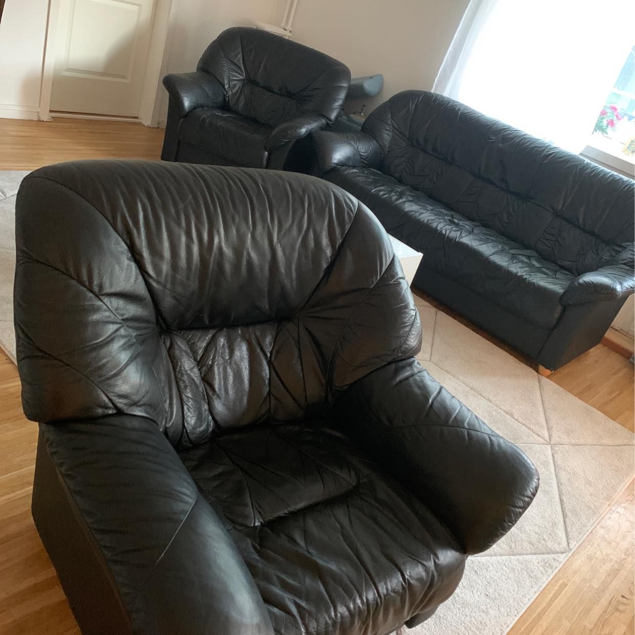 image of Soffgrupp samt en  matta - 